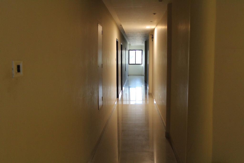 Dibrugarh Club House Hotel Buitenkant foto