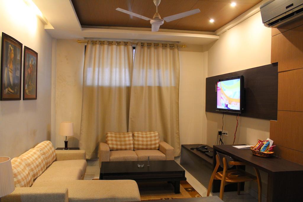 Dibrugarh Club House Hotel Buitenkant foto