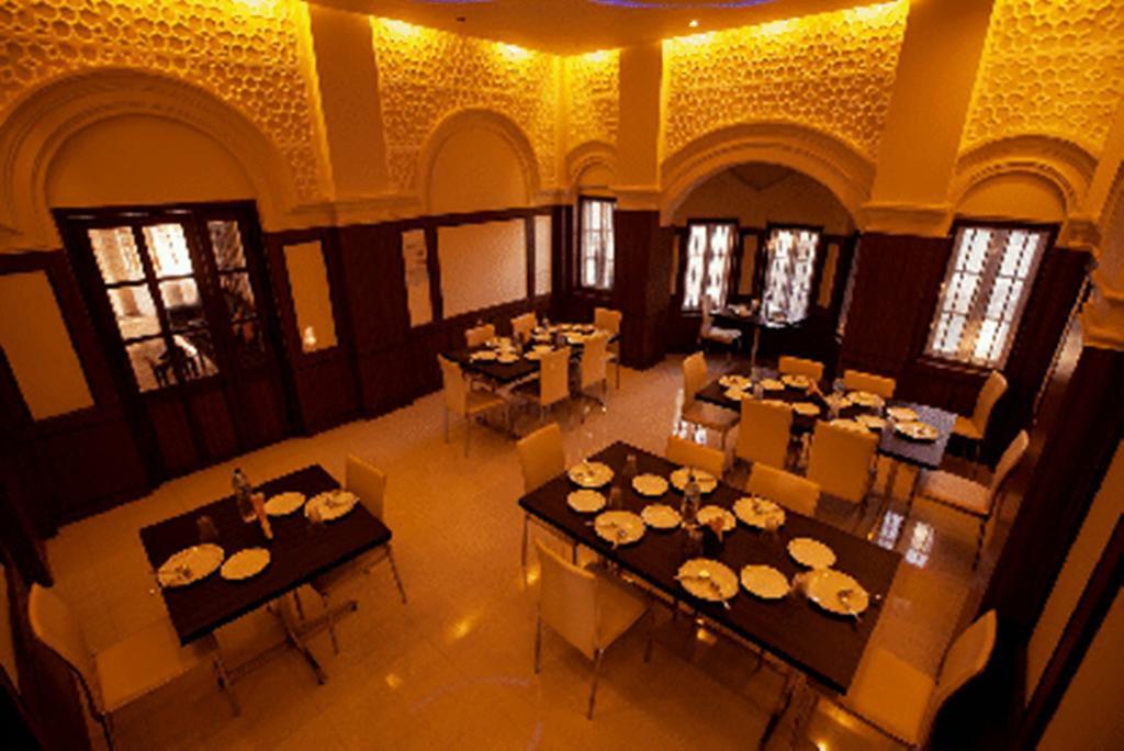 Dibrugarh Club House Hotel Buitenkant foto